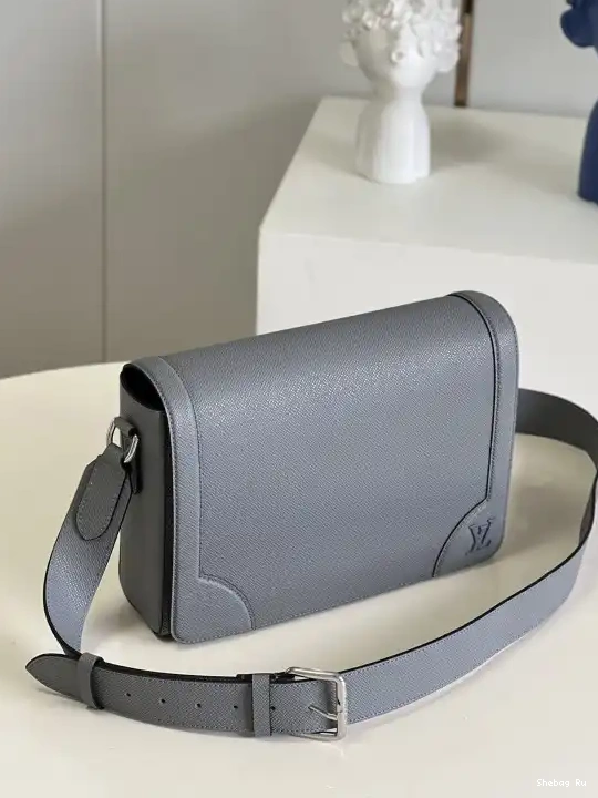 LOUIS MESSENGER FLAP VUITTON NEW 0612